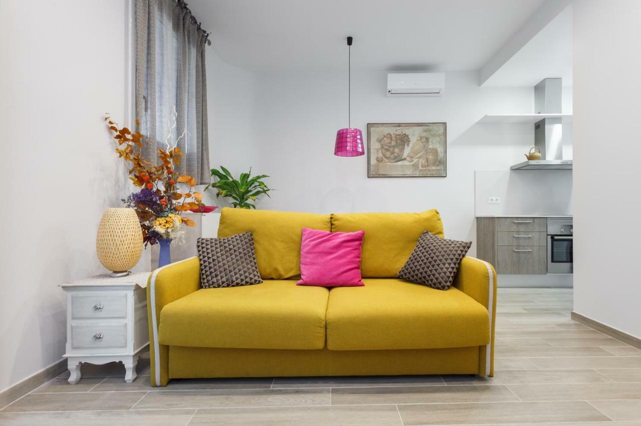 Beautiful Apartment 20 Minutes From City Center โอสปิตาเล็ต เดอ โยเบรกัต ภายนอก รูปภาพ