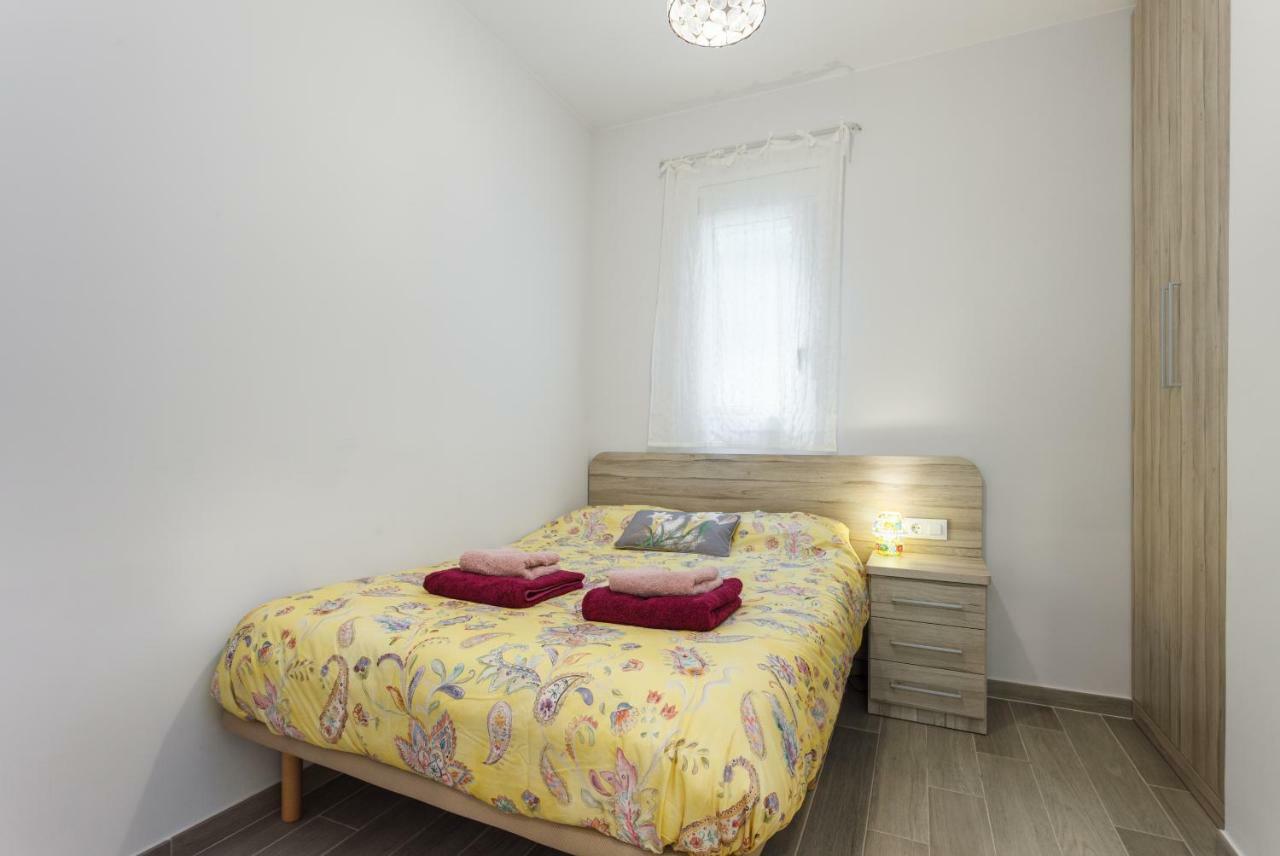 Beautiful Apartment 20 Minutes From City Center โอสปิตาเล็ต เดอ โยเบรกัต ภายนอก รูปภาพ