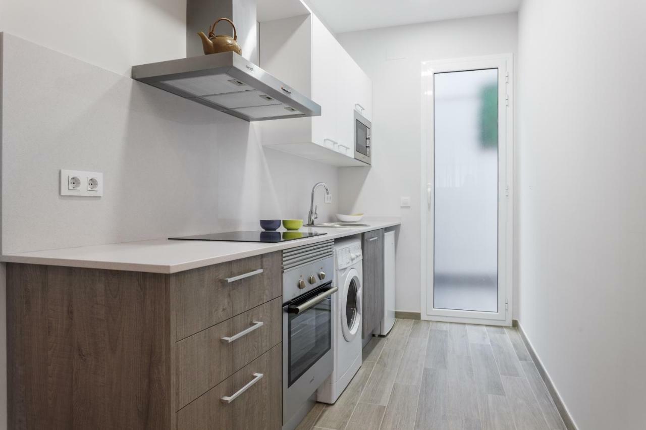 Beautiful Apartment 20 Minutes From City Center โอสปิตาเล็ต เดอ โยเบรกัต ภายนอก รูปภาพ