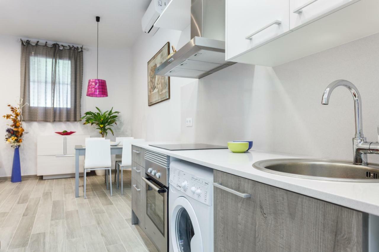 Beautiful Apartment 20 Minutes From City Center โอสปิตาเล็ต เดอ โยเบรกัต ภายนอก รูปภาพ