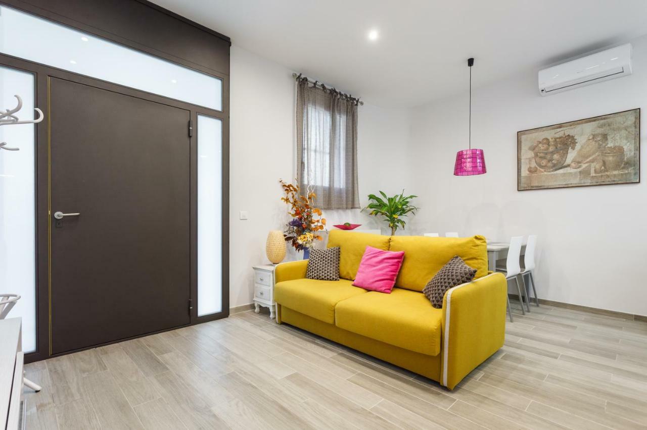 Beautiful Apartment 20 Minutes From City Center โอสปิตาเล็ต เดอ โยเบรกัต ภายนอก รูปภาพ